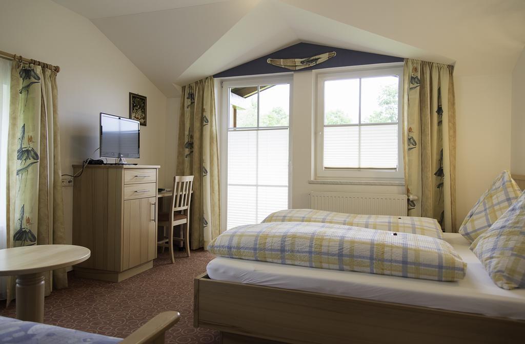 Gasthof Brentwirt Guest House Leogang Room photo